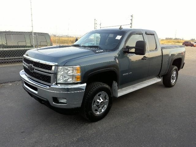 BUY CHEVROLET SILVERADO 2500HD 2011 4WD EXT CAB 144.2