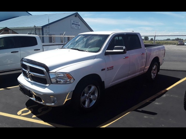 BUY RAM 1500 2015 4WD CREW CAB 140.5
